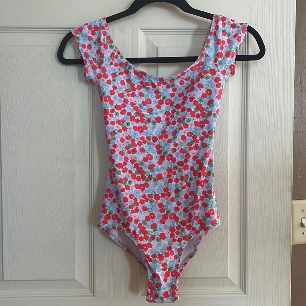 Chameleon activewear tank with cap sleeve size S